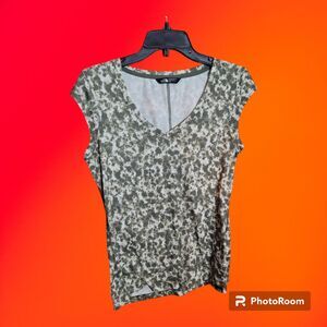 The North‎ Face Camo Top Women's Size M